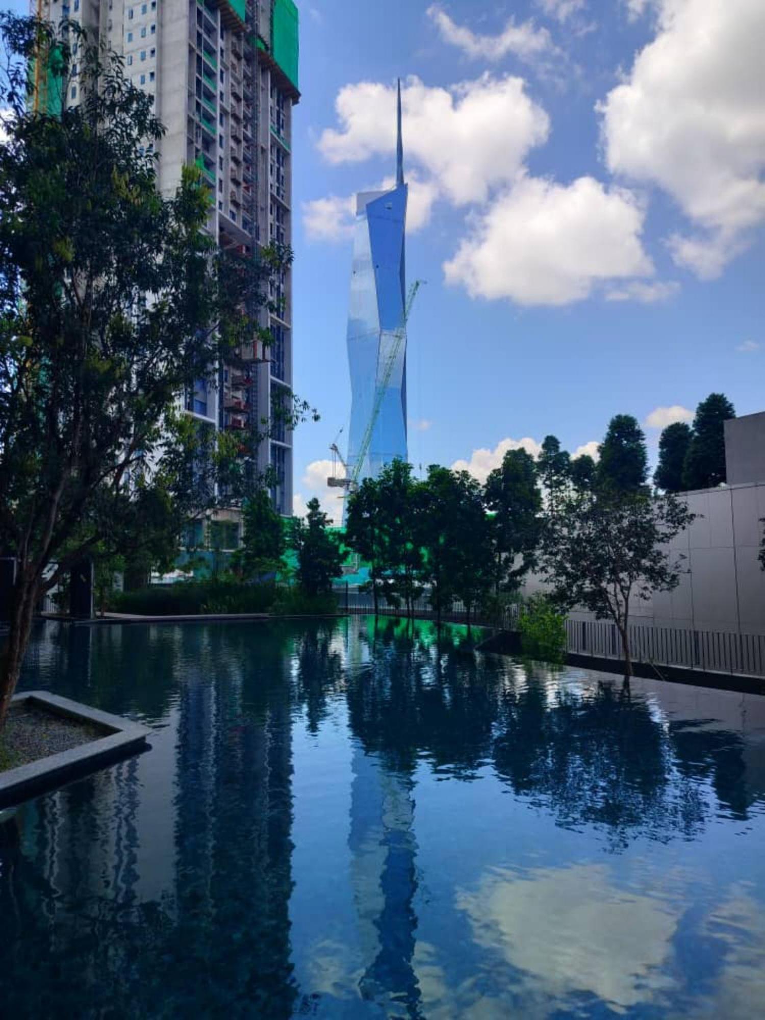 Lotus Infinity Pool At Lucentia Daire Kuala Lumpur Dış mekan fotoğraf